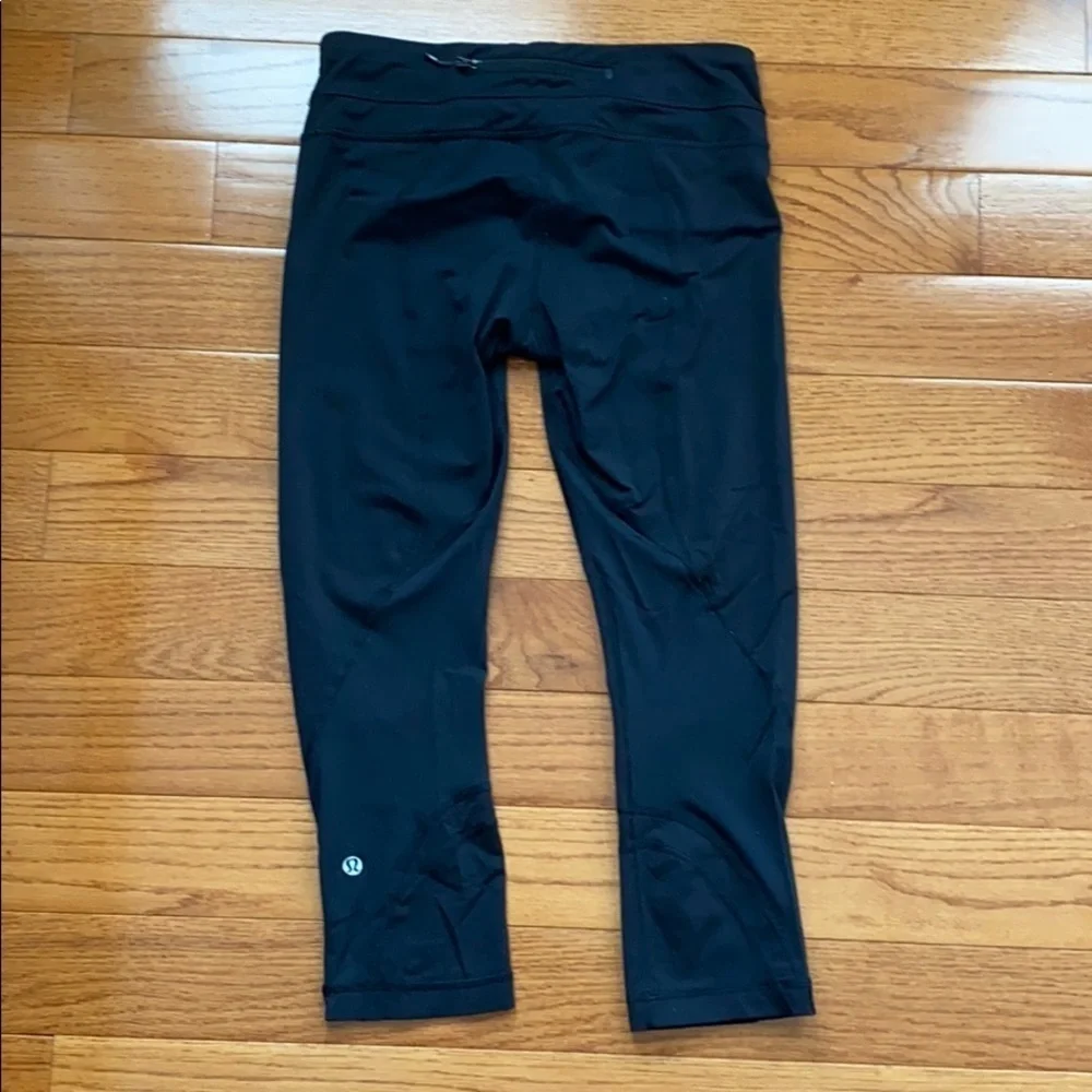 Lululemon Run: Inspire Crop Solid Black Size 6 - Picture 8 of 8